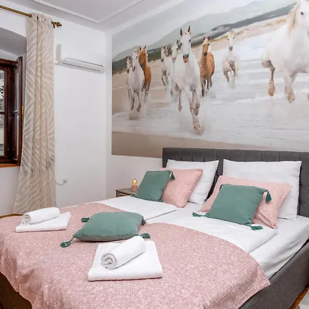1 Bedroom Beautiful In Appartamento
