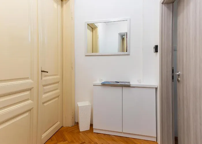 1 Bedroom Beautiful In *