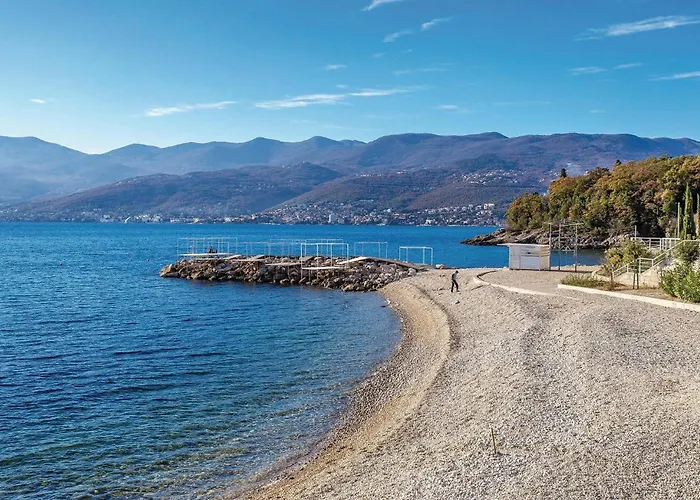 1 Bedroom Beautiful In Apartment Rijeka