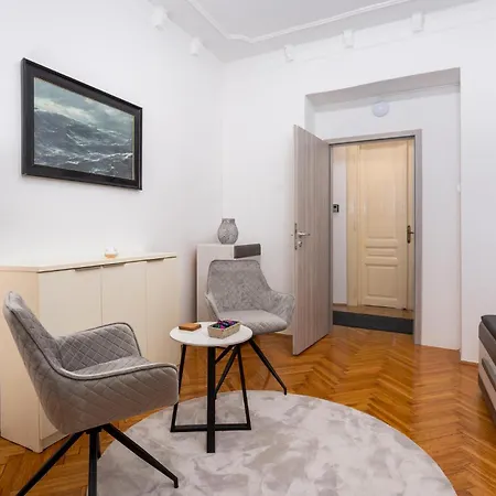 Apartment 1 Bedroom Beautiful In Rijeka