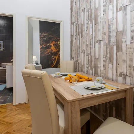 1 Bedroom Beautiful In Apartment Rijeka