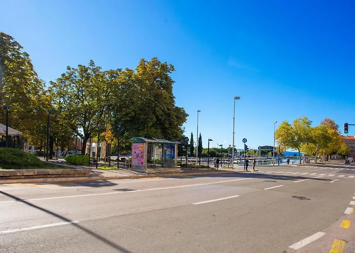 Apartman 1 Bedroom Beautiful In